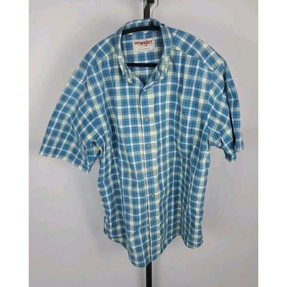 Wrangler Rugged Wear Wrinkle Resist Blue Plaid Men’s Button Up Size Large - Picture 1 of 6